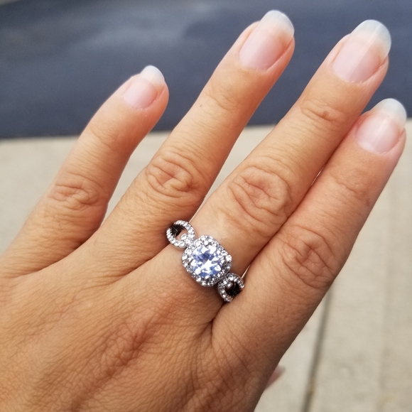 Womens Zircon Ring Set Inlaid Silver Plated Sz 9  Square Fashion Party R… - Picture 2 of 7